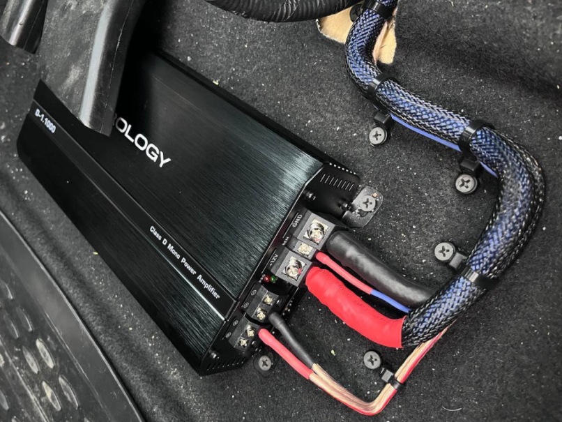 Изображение Обзор с DRIVE2: Установка усилителя PROLOGY D1.1000